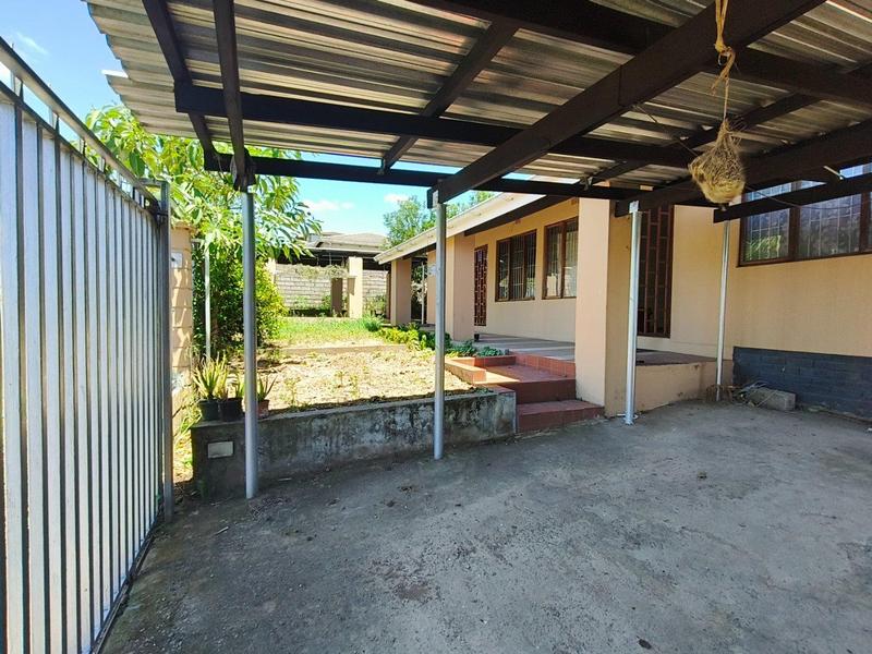 6 Bedroom Property for Sale in Mthata Eastern Cape